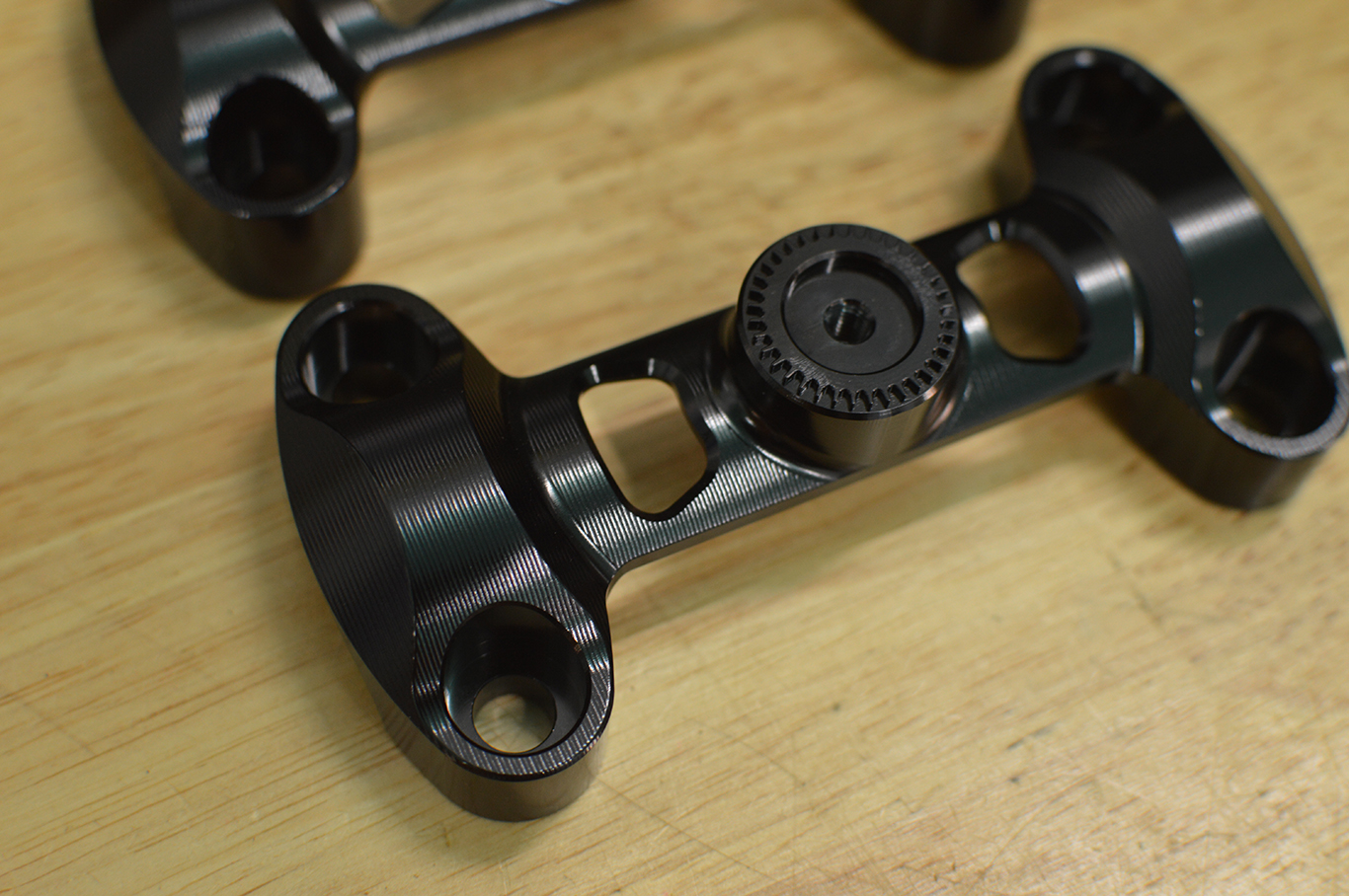 NẮP RISER CÓ QUADLOCK - DUCATI SCRAMBLER 800