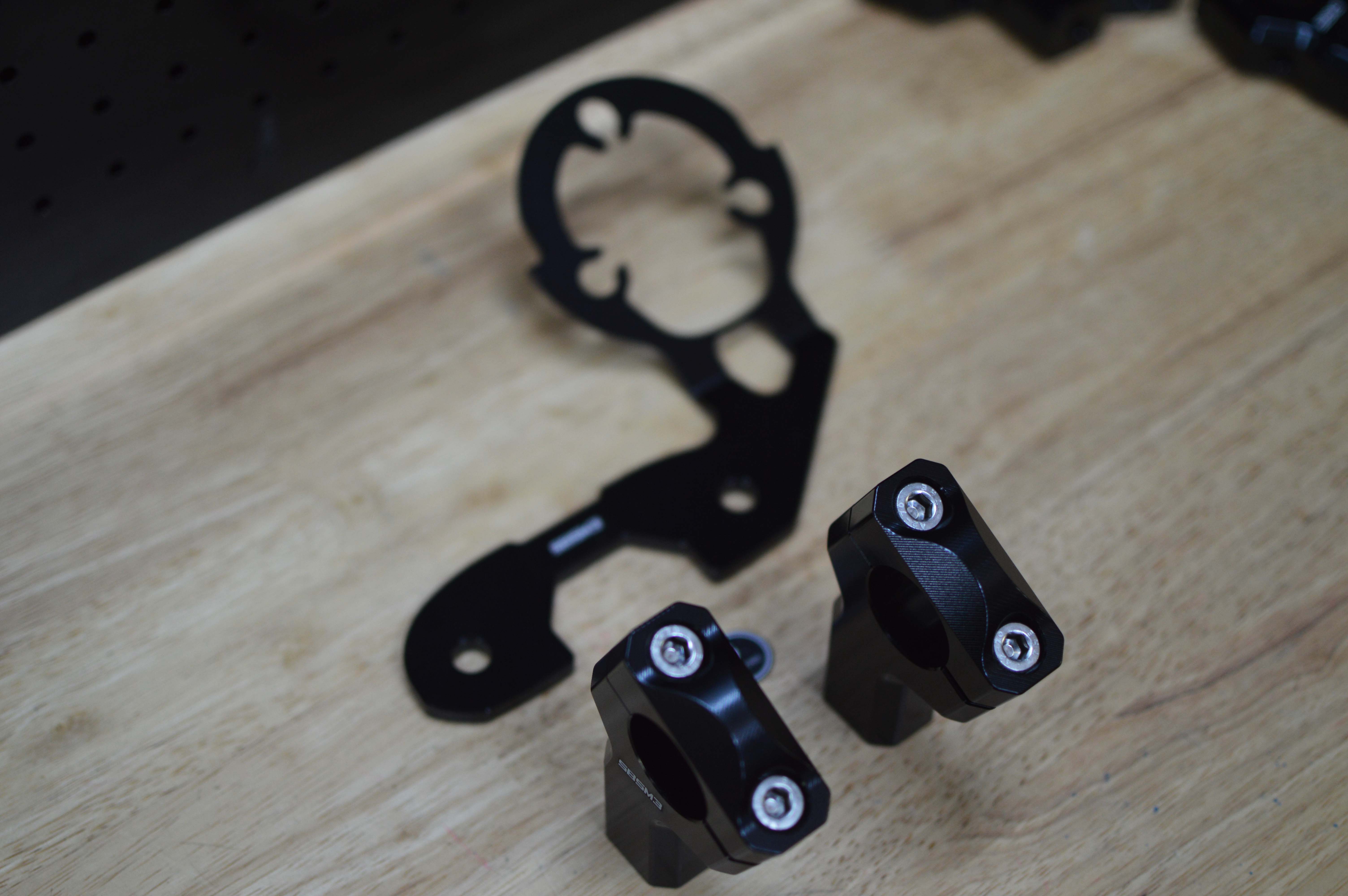 Nâng ghi đông 28mm và pad đồng hồ cho Ducati Scrambler 800 V1